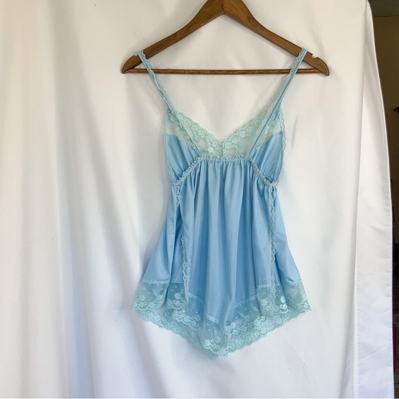 Vintage blue lace cami tank top - Picture 2 of 6
